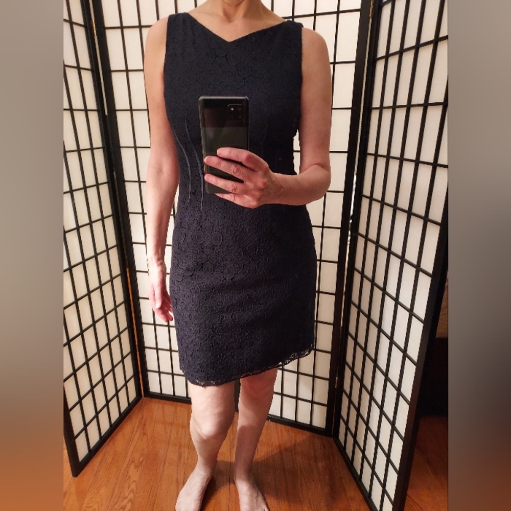 NewTahari (designer) cotton lace fitted navy blue dress. Size 6 New without tags